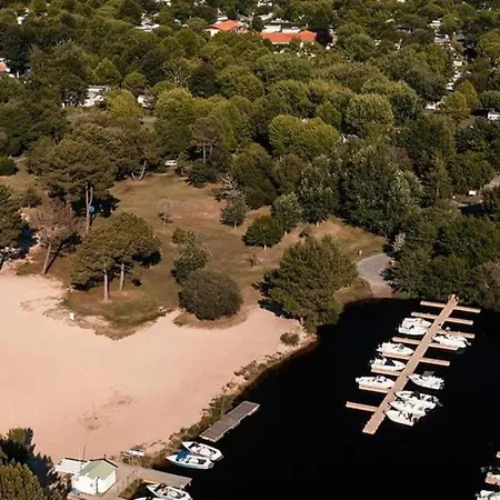 692f Emplacement Luxe A La Reserve 4* Lägenhet *